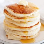 Lee más sobre el artículo Deliciosas y esponjosas: Aprende la mejor receta de pancakes caseros.