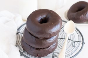 Lee más sobre el artículo Domina el Arte de Hacer Donuts de Chocolate Caseros